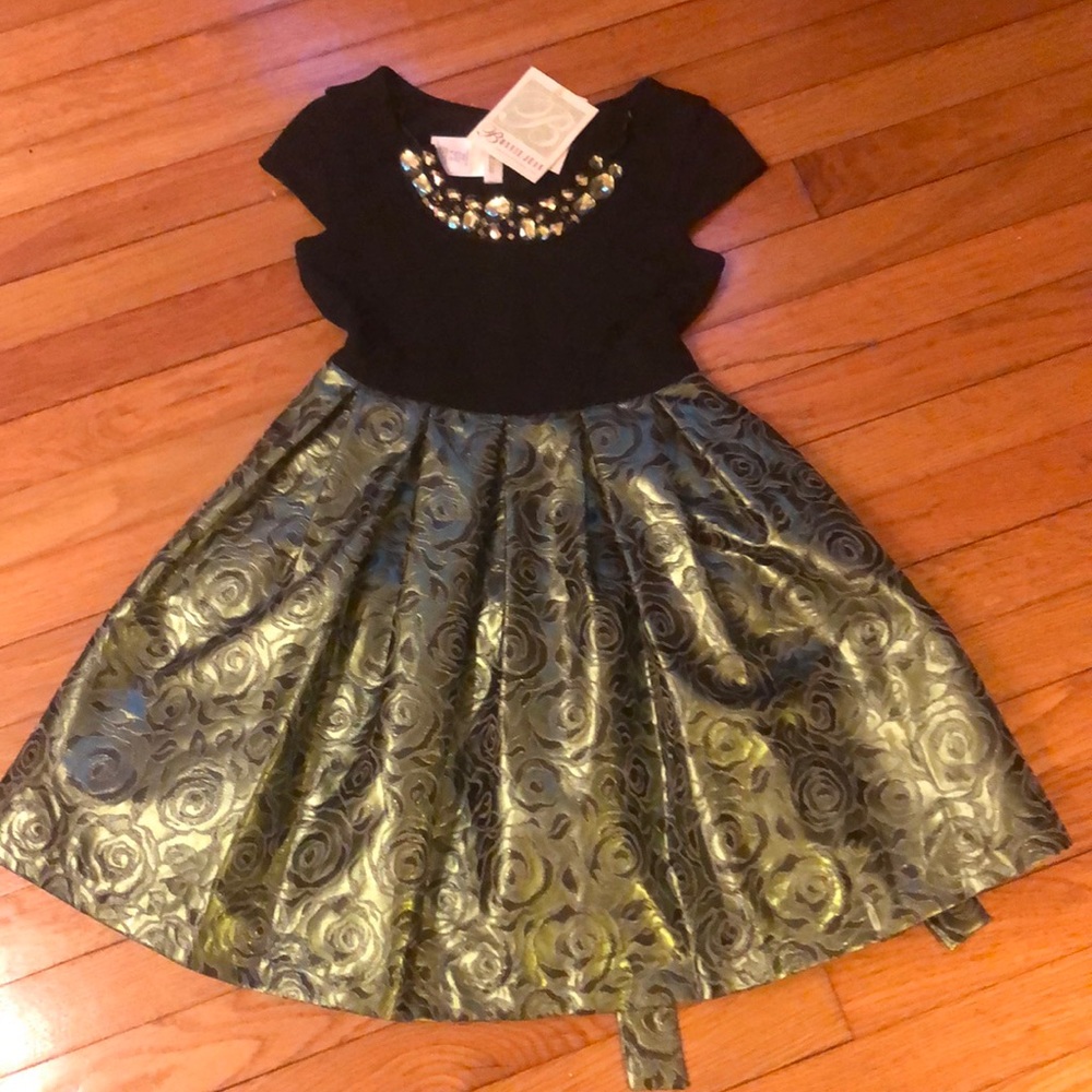 Girls size 10 dress. NEW WITH TAGS